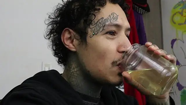 Snapshot of trieone chatting on 30, 10, 2025 trieone online show from 30, 10, 2025