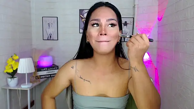 Snapshot of urnaughtydolly69 chatting on 22, 9, 2025 urnaughtydolly69 online show from 22, 9, 2025