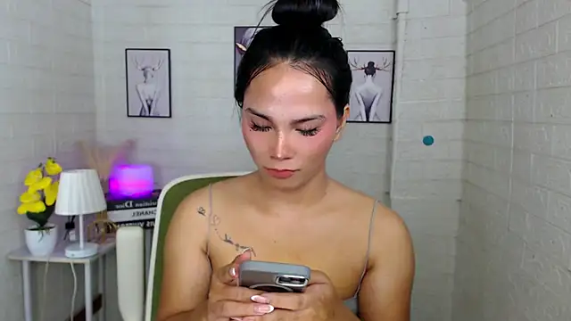 Snapshot of urnaughtydolly69 chatting on 7, 10, 2025 urnaughtydolly69 online show from 7, 10, 2025