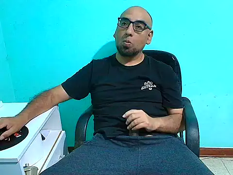 Snapshot of angelmois chatting on 16, 9, 2025 angelmois online show from 16, 9, 2025