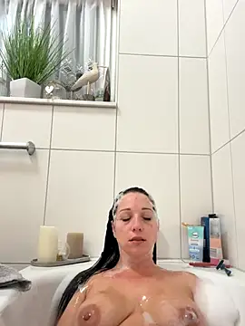 Snapshot of Viola_Beck chatting on 19, 10, 2025 Viola Beck online show from 19, 10, 2025