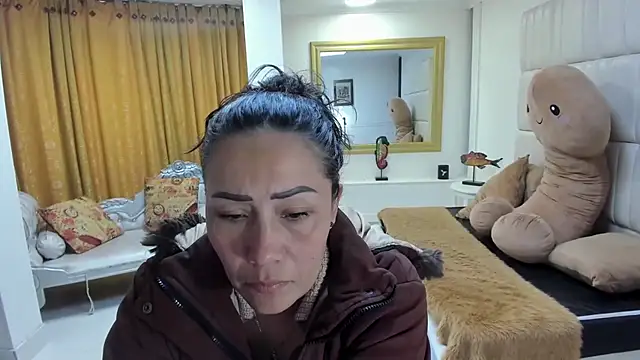 Snapshot of gaby_trent chatting on 12, 9, 2025 gaby trent online show from 12, 9, 2025