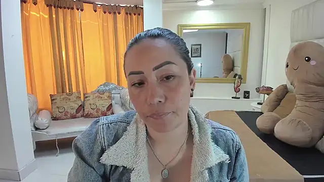 Snapshot of gaby_trent chatting on 16, 9, 2025 gaby trent online show from 16, 9, 2025