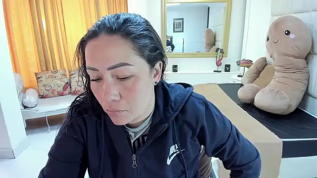 Snapshot of gaby_trent chatting on 17, 9, 2025 gaby trent online show from 17, 9, 2025