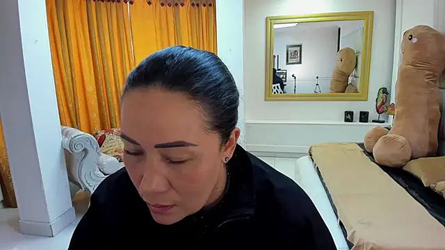 Snapshot of gaby_trent chatting on 3, 10, 2025 gaby trent online show from 3, 10, 2025