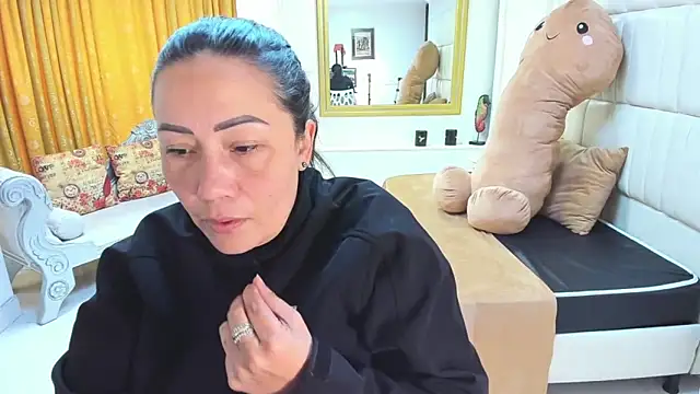 Snapshot of gaby_trent chatting on 7, 10, 2025 gaby trent online show from 7, 10, 2025