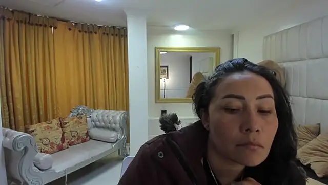 Snapshot of gaby_trent chatting on 14, 10, 2025 gaby trent online show from 14, 10, 2025