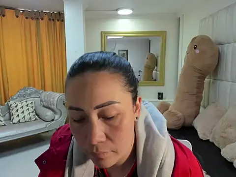 Snapshot of gaby_trent chatting on 10, 11, 2025 gaby trent online show from 10, 11, 2025