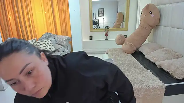 Snapshot of gaby_trent chatting on 21, 11, 2025 gaby trent online show from 21, 11, 2025