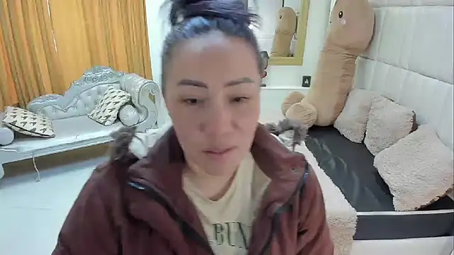 Snapshot of gaby_trent chatting on 29, 4, 2026 gaby trent online show from 29, 4, 2026