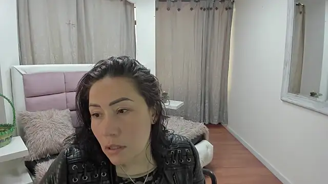 Snapshot of gaby_trent chatting on 25, 5, 2026 gaby trent online show from 25, 5, 2026