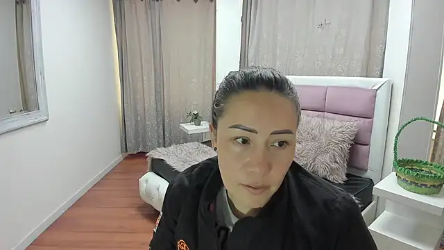 Snapshot of gaby_trent chatting on 18, 6, 2026 gaby trent online show from 18, 6, 2026