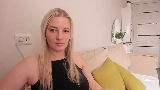 Snapshot of HILT_ON chatting on 21, 10, 2025 HILT ON online show from 21, 10, 2025