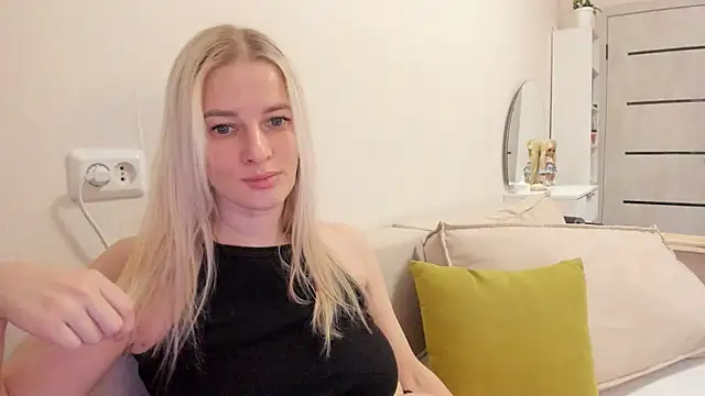 Snapshot of HILT_ON chatting on 29, 10, 2025 HILT ON online show from 29, 10, 2025