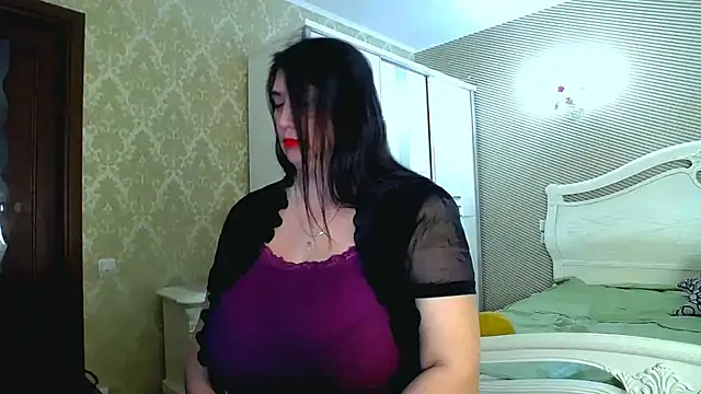 Evelyn Shy online show from 20, 2, 2025