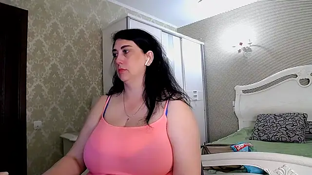 Evelyn Shy online show from 11, 5, 2026