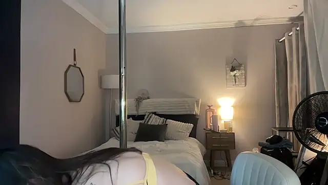 Snapshot of CrazyKittenMeow chatting on 27, 9, 2025 CrazyKittenMeow online show from 27, 9, 2025