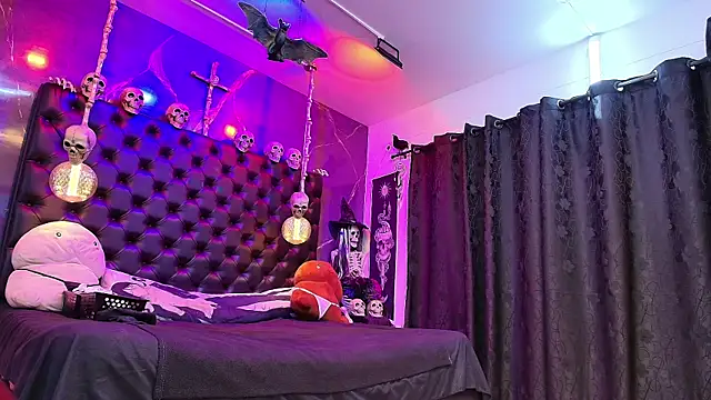 Snapshot of AlexHoe_ chatting on 4, 1, 2025 AlexHoe online show from 4, 1, 2025