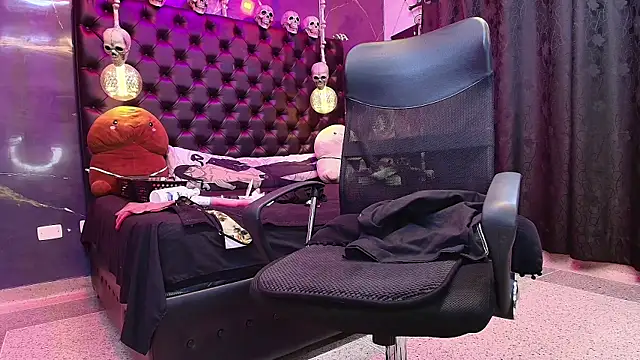 Snapshot of AlexHoe_ chatting on 21, 2, 2025 AlexHoe online show from 21, 2, 2025