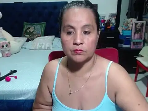Snapshot of pervert_mommy_ chatting on 31, 12, 2024 pervert mommy  online show from 31, 12, 2024