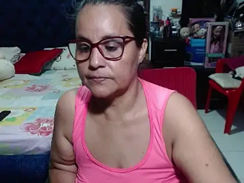 Snapshot of pervert_mommy_ chatting on 26, 1, 2025 pervert mommy  online show from 26, 1, 2025