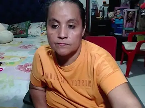 Snapshot of pervert_mommy_ chatting on 3, 2, 2025 pervert mommy  online show from 3, 2, 2025