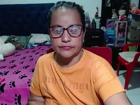 Snapshot of pervert_mommy_ chatting on 15, 2, 2025 pervert mommy  online show from 15, 2, 2025
