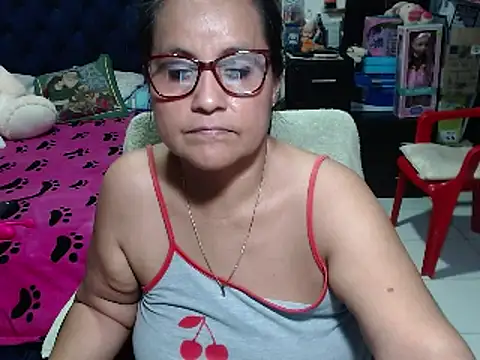 Snapshot of pervert_mommy_ chatting on 18, 2, 2025 pervert mommy  online show from 18, 2, 2025