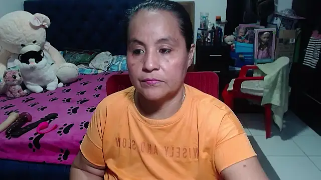 Snapshot of pervert_mommy_ chatting on 25, 2, 2025 pervert mommy  online show from 25, 2, 2025