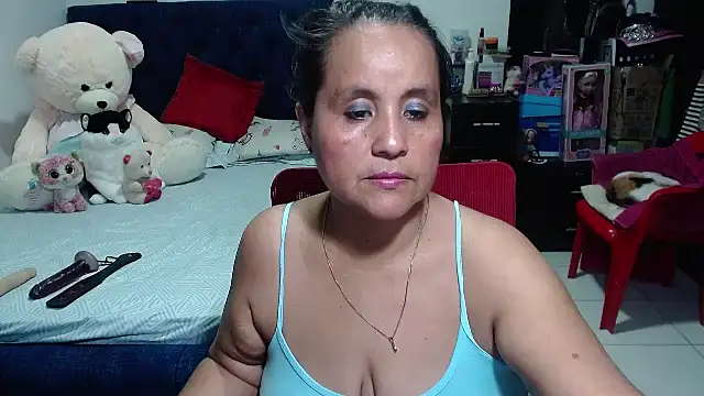 Snapshot of pervert_mommy_ chatting on 5, 3, 2025 pervert mommy  online show from 5, 3, 2025