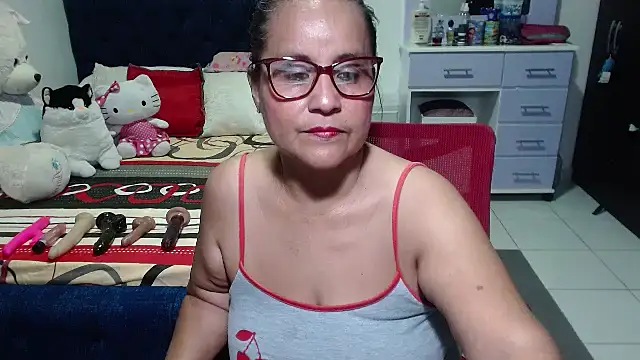Snapshot of pervert_mommy_ chatting on 23, 9, 2025 pervert mommy  online show from 23, 9, 2025