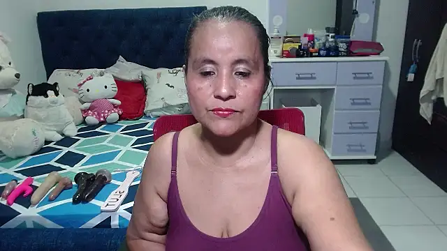Snapshot of pervert_mommy_ chatting on 8, 10, 2025 pervert mommy  online show from 8, 10, 2025