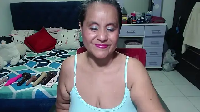 Snapshot of pervert_mommy_ chatting on 11, 10, 2025 pervert mommy  online show from 11, 10, 2025