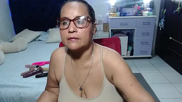 pervert mommy  online show from 13, 5, 2026