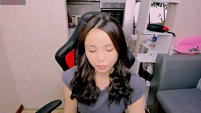 Snapshot of AyaMoon chatting on 13, 10, 2025 AyaMoon online show from 13, 10, 2025