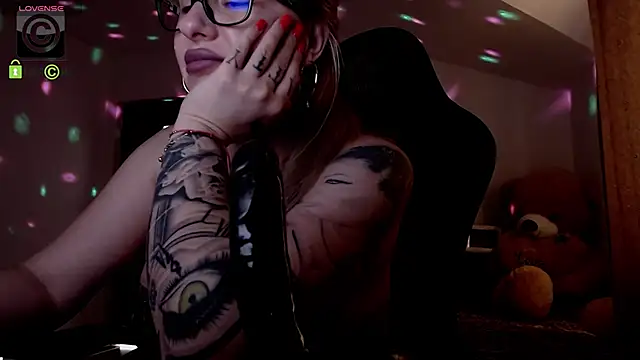 SonyaDevon online show from 28, 1, 2025