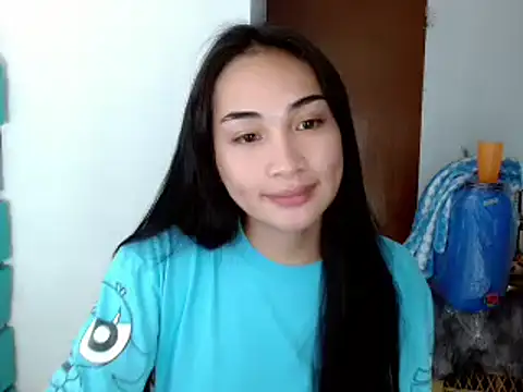 Snapshot of SweetLilly_18 chatting on 1, 12, 2024 SweetLilly 18 online show from 1, 12, 2024