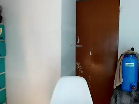 Snapshot of SweetLilly_18 chatting on 12, 1, 2025 SweetLilly 18 online show from 12, 1, 2025