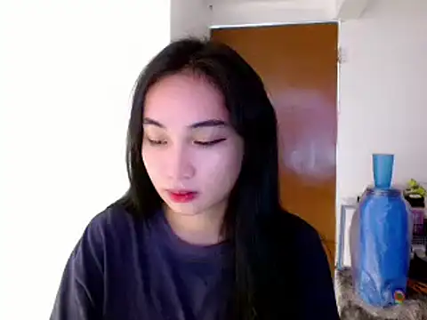 Snapshot of SweetLilly_18 chatting on 23, 1, 2025 SweetLilly 18 online show from 23, 1, 2025