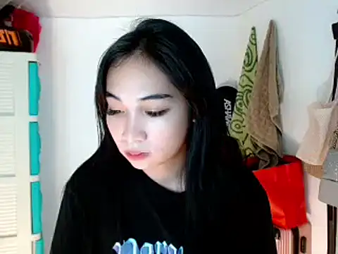 Snapshot of SweetLilly_18 chatting on 20, 2, 2025 SweetLilly 18 online show from 20, 2, 2025