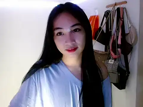 Snapshot of SweetLilly_18 chatting on 10, 3, 2025 SweetLilly 18 online show from 10, 3, 2025