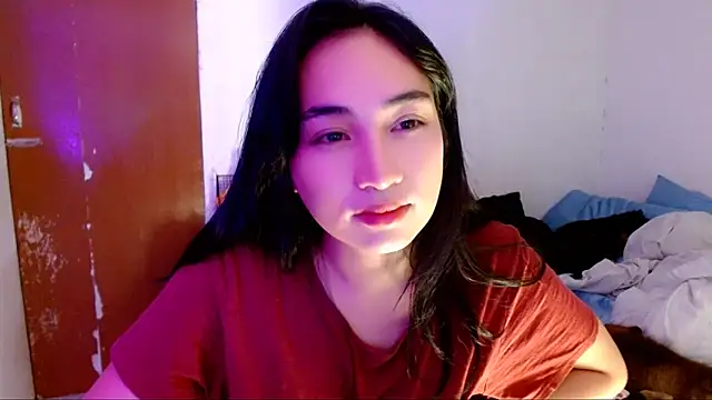 Snapshot of SweetLilly_18 chatting on 24, 9, 2025 SweetLilly 18 online show from 24, 9, 2025