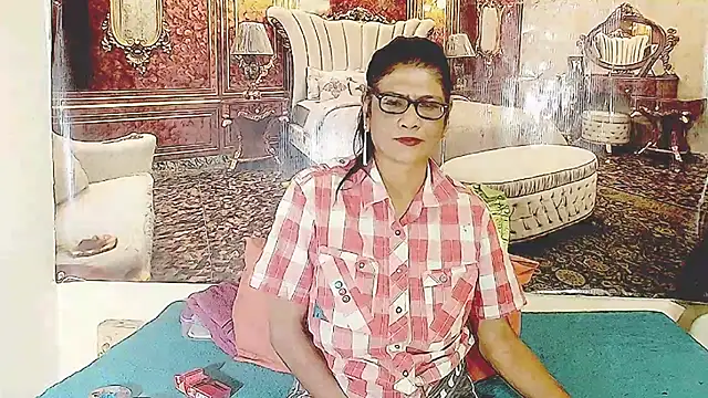 Snapshot of IndianAllure chatting on 10, 4, 2026 IndianAllure online show from 10, 4, 2026