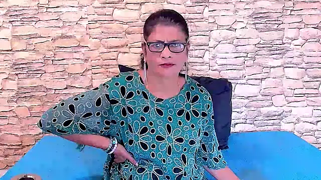 Snapshot of IndianAllure chatting on 18, 4, 2026 IndianAllure online show from 18, 4, 2026