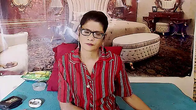 Snapshot of IndianAllure chatting on 19, 5, 2026 IndianAllure online show from 19, 5, 2026