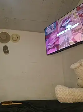 DAELAA online show from 8, 1, 2025