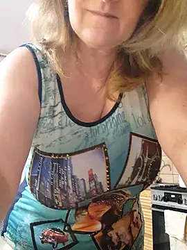 Snapshot of Elza01 chatting on 7, 3, 2025 Elza01 online show from 7, 3, 2025