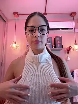 Zoe Bae online show from 5, 3, 2025