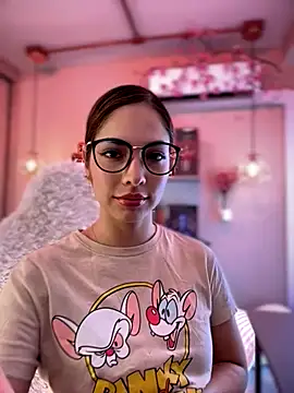 Zoe Bae online show from 10, 10, 2025