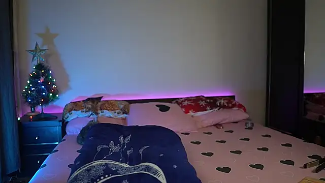 TiffanyPierce online show from 19, 12, 2025